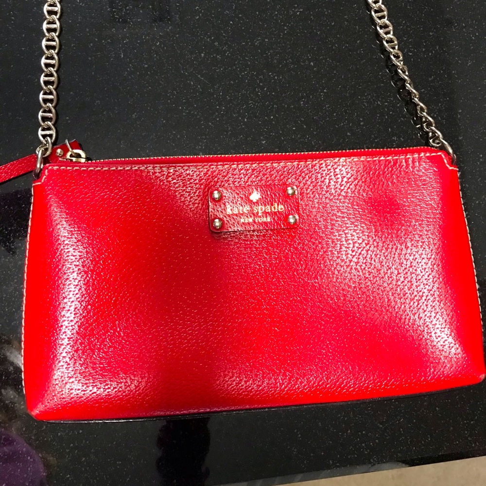 Adorable Kate Spade hand bag. Perfect size.